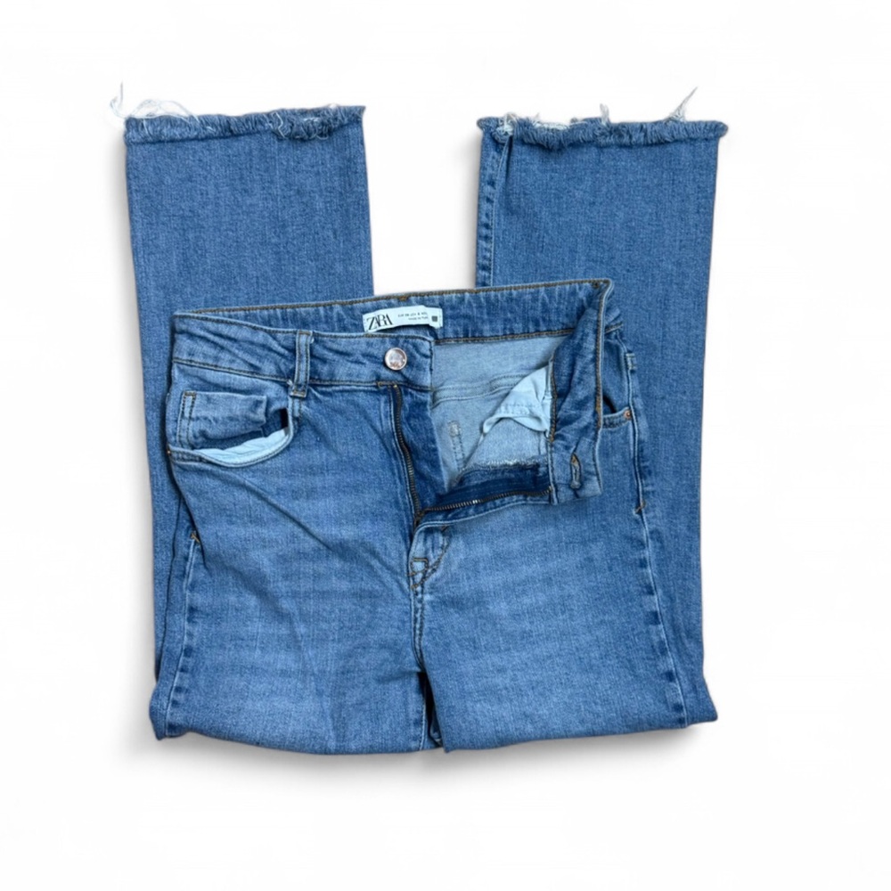 Zara High Rise Cropped Straight Jeans Medium Wash Frayed Hem Size 6 - Picture 3 of 5